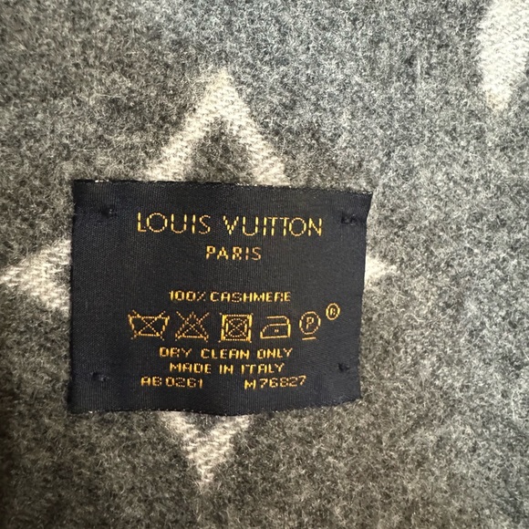 Louis Vuitton gradient scarf - Picture 3 of 3